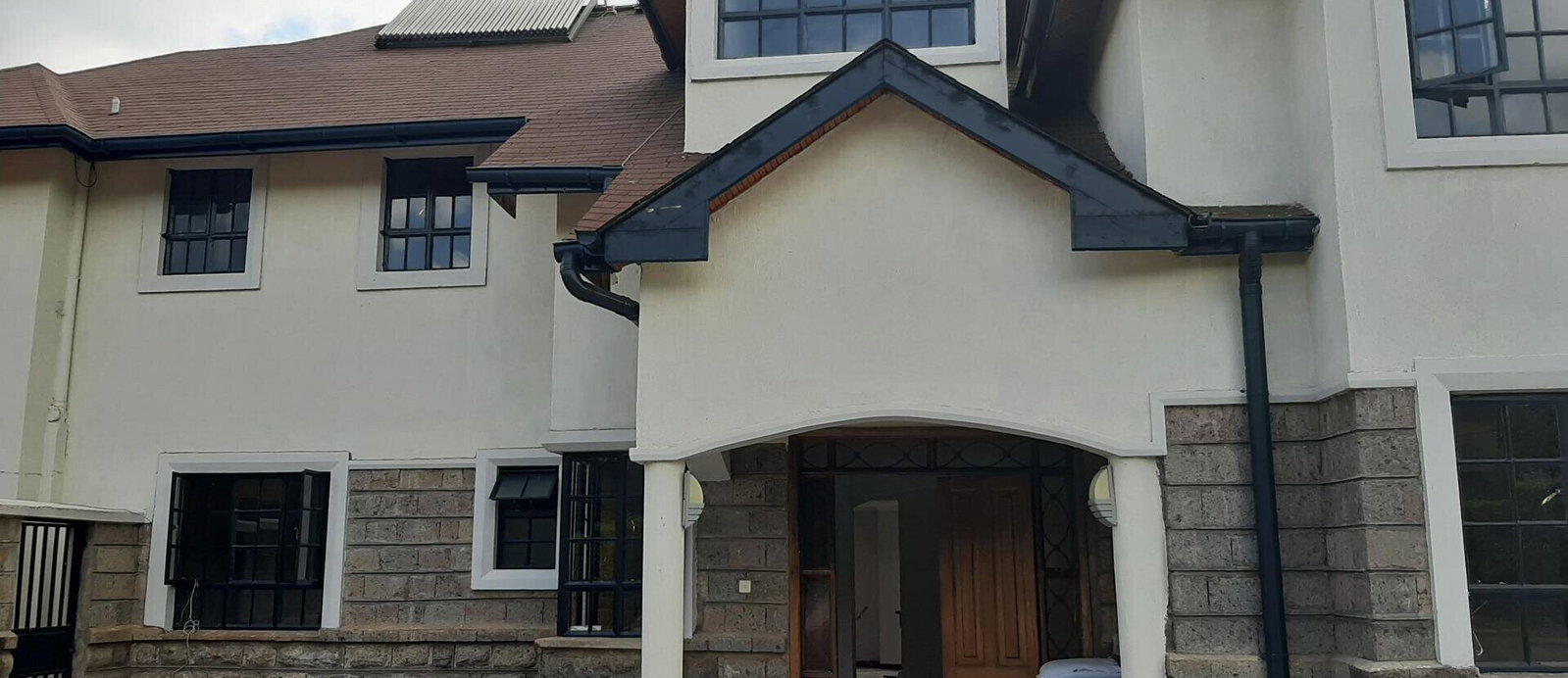4-Ensuite Townhouse with Gazebo & DSQ – Karen Gated Community