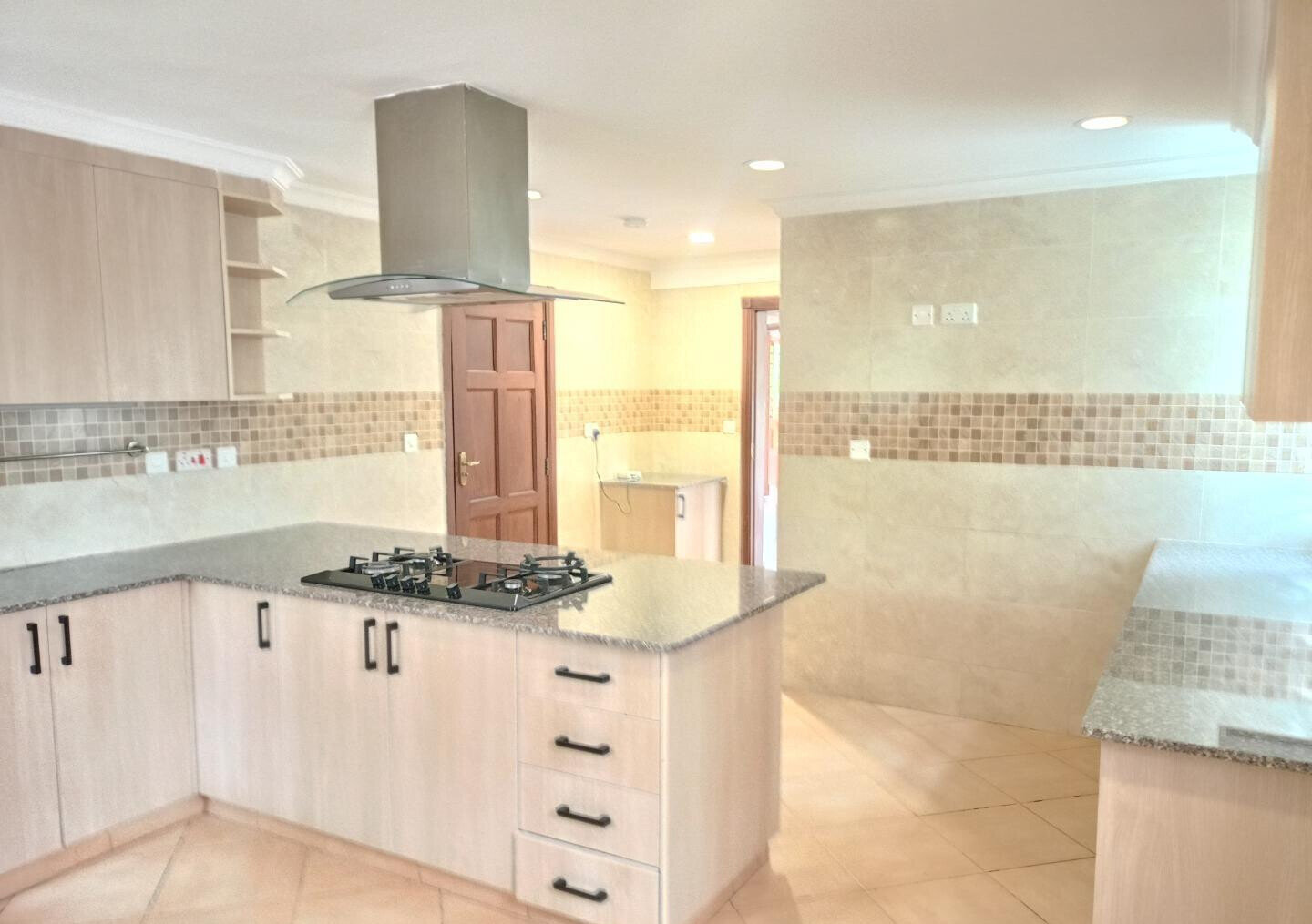 50x100 Townhouse with Garden