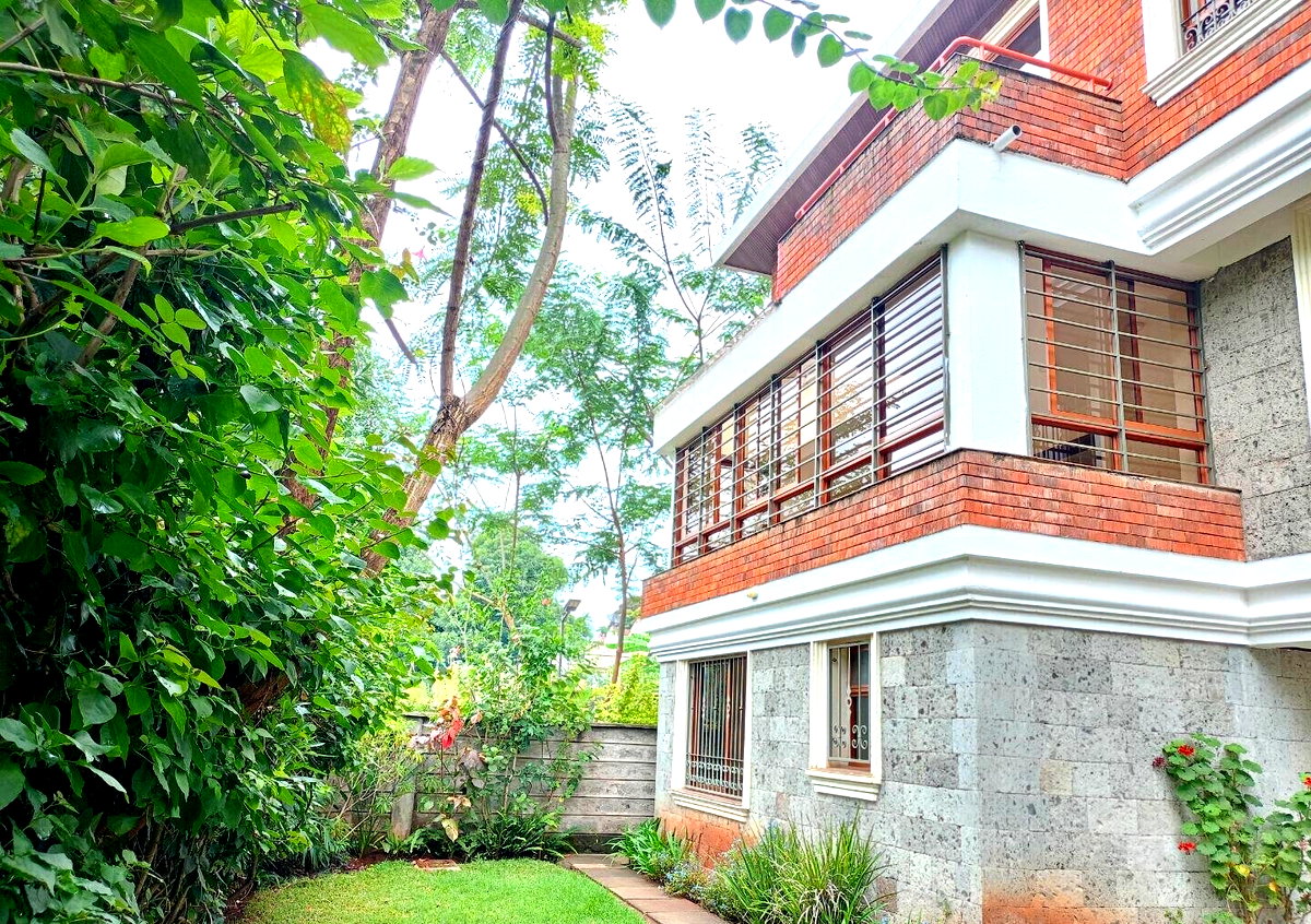 50x100 Townhouse with Garden