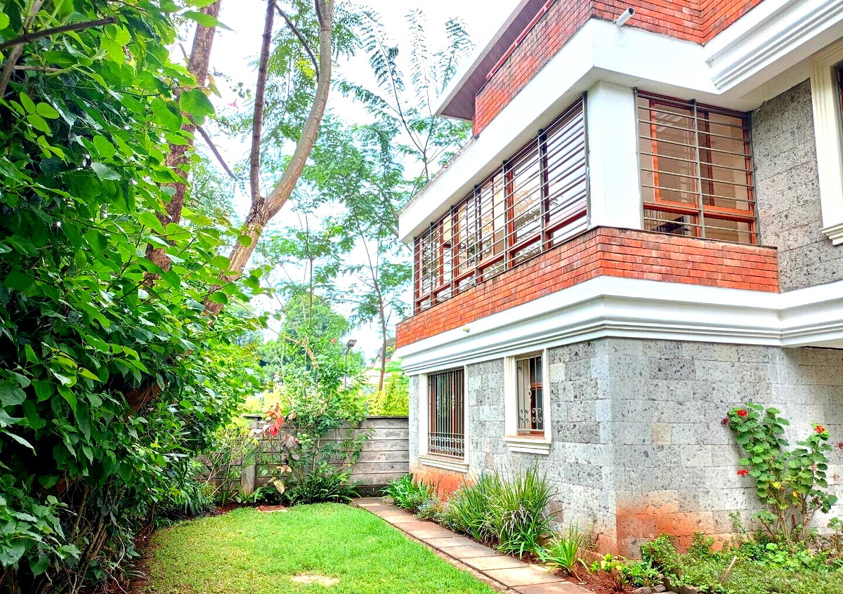 50x100 Townhouse with Garden