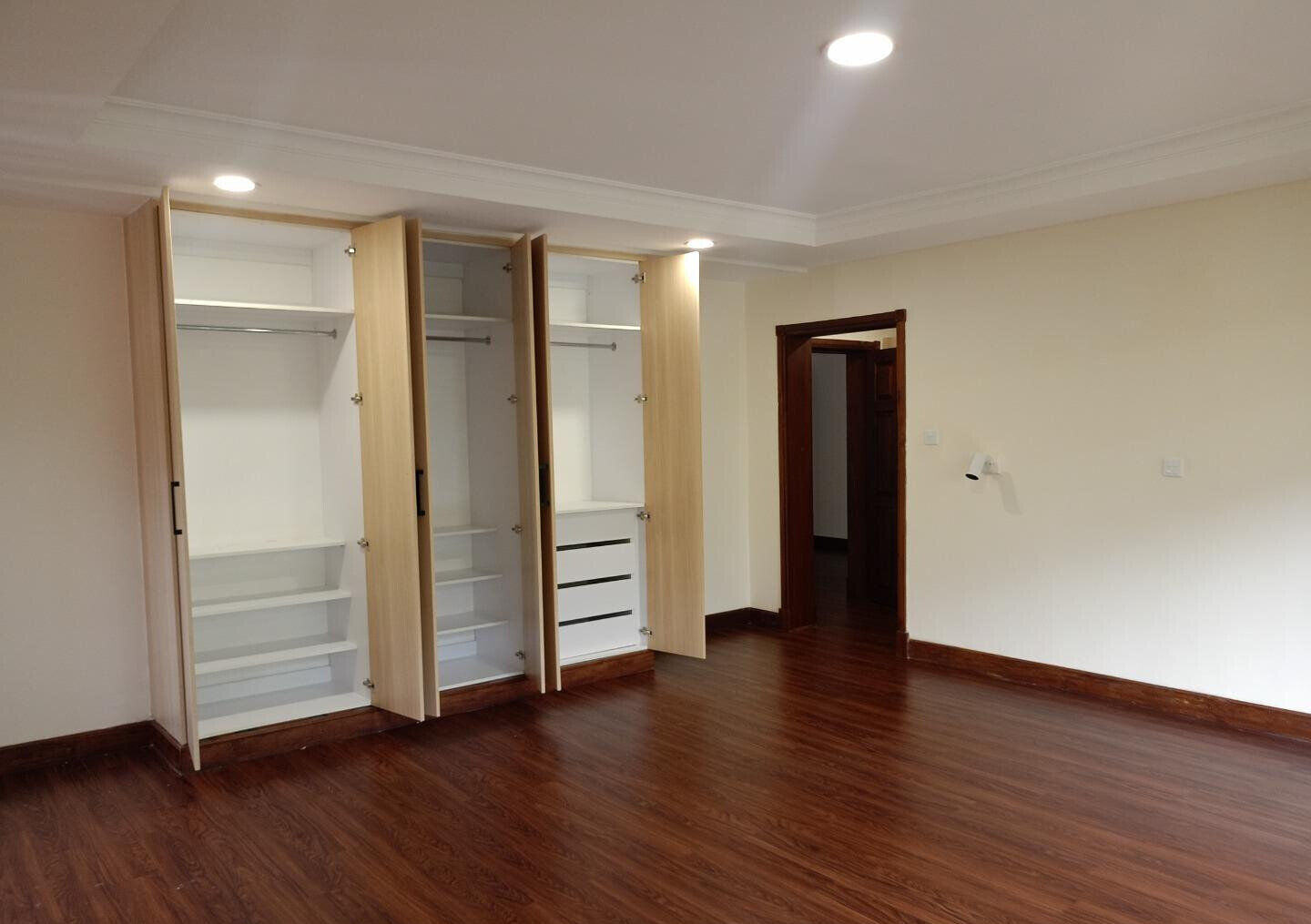 50x100 Townhouse with Garden