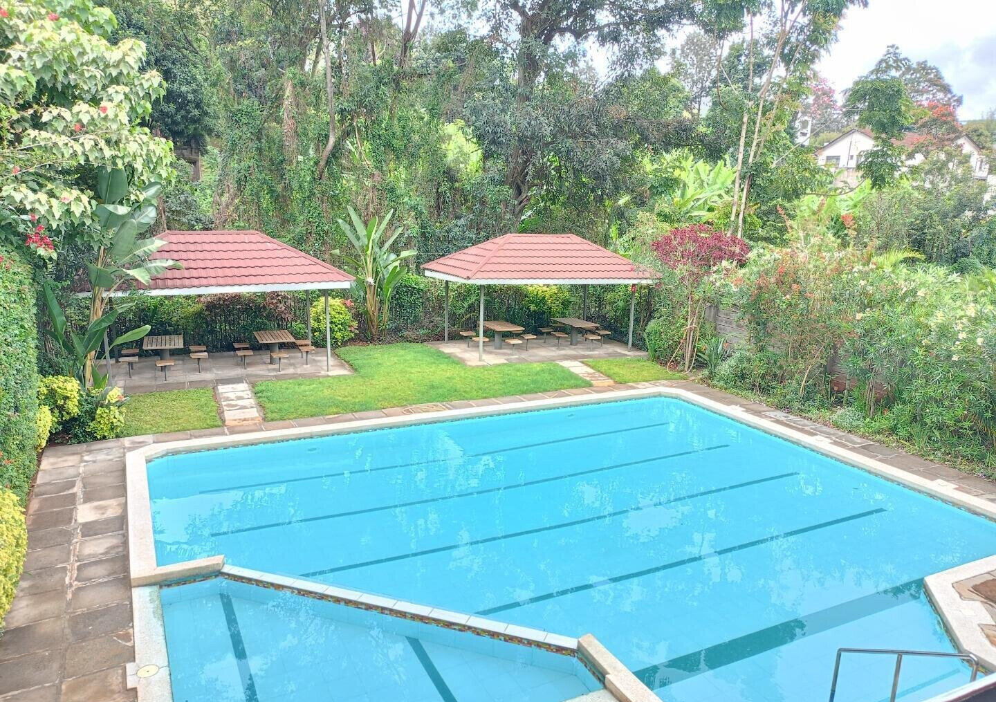 50x100 Townhouse with Garden