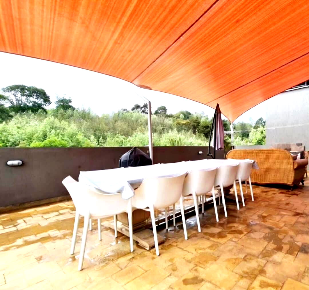 5 En-Suite Townhouse with Fireplace & Private Garden - Kitisuru
