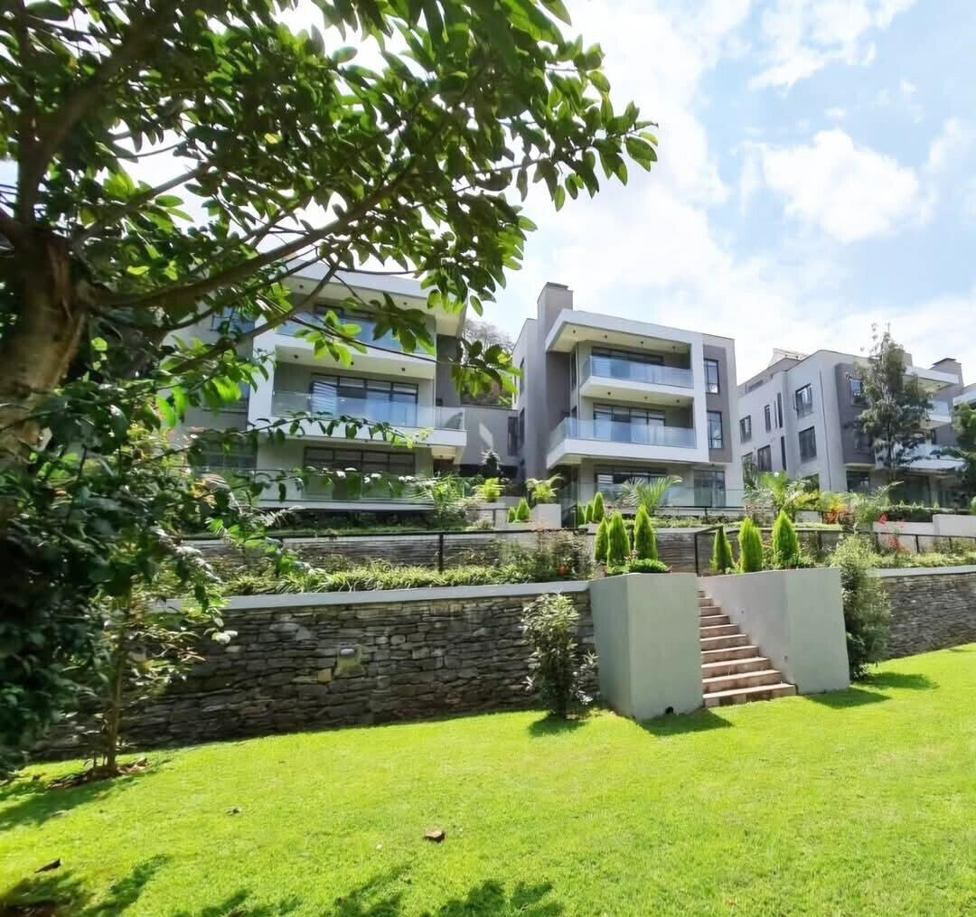 5 En-Suite Townhouse with Fireplace & Private Garden - Kitisuru