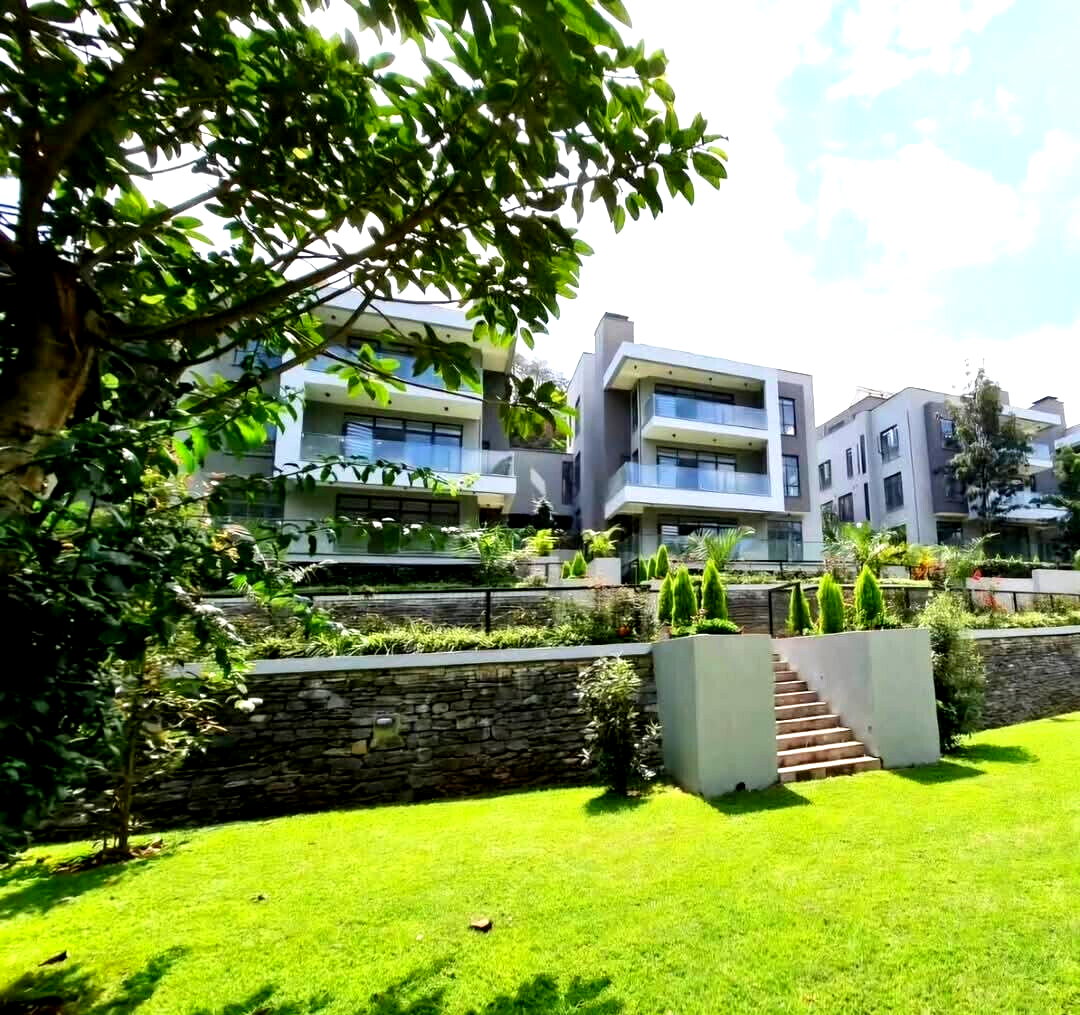 5 En-Suite Townhouse with Fireplace & Private Garden - Kitisuru