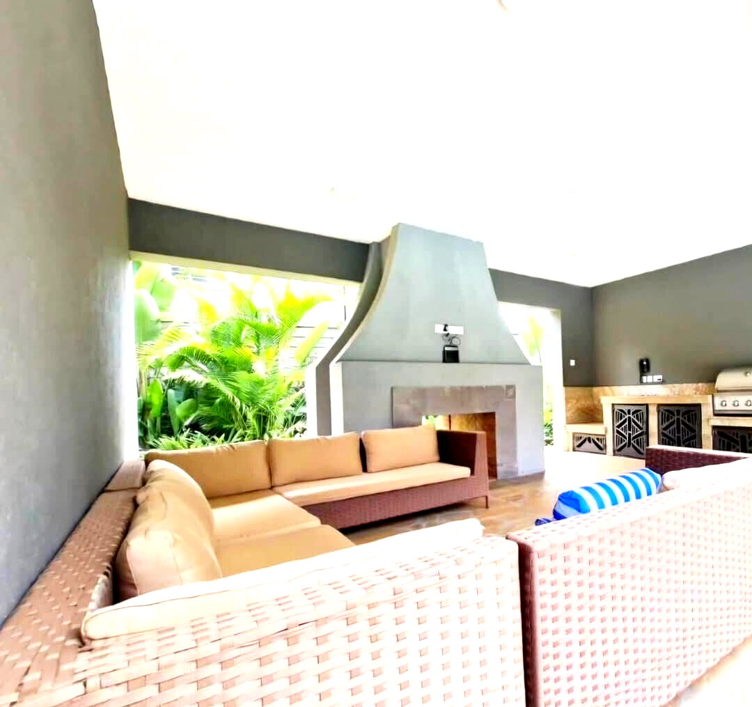 5 En-Suite Townhouse with Fireplace & Private Garden - Kitisuru