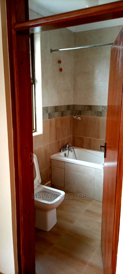 5bdrm Townhouse/Terrace in Henrik Villas, Valley Arcade for Sale - Image 8