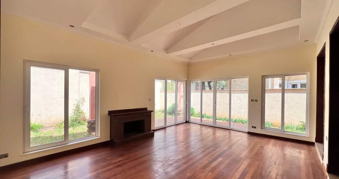Ultra-Modern 5BR Townhouse in Gated Community of 8 - Kilimani