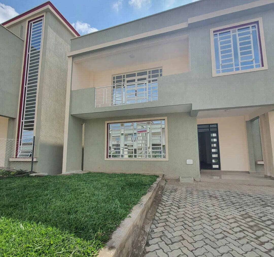 4BR All-Ensuite Townhouse with Manicured Gardens - Kitengela