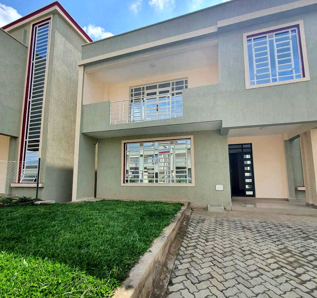 4BR All-Ensuite Townhouse with Manicured Gardens - Kitengela
