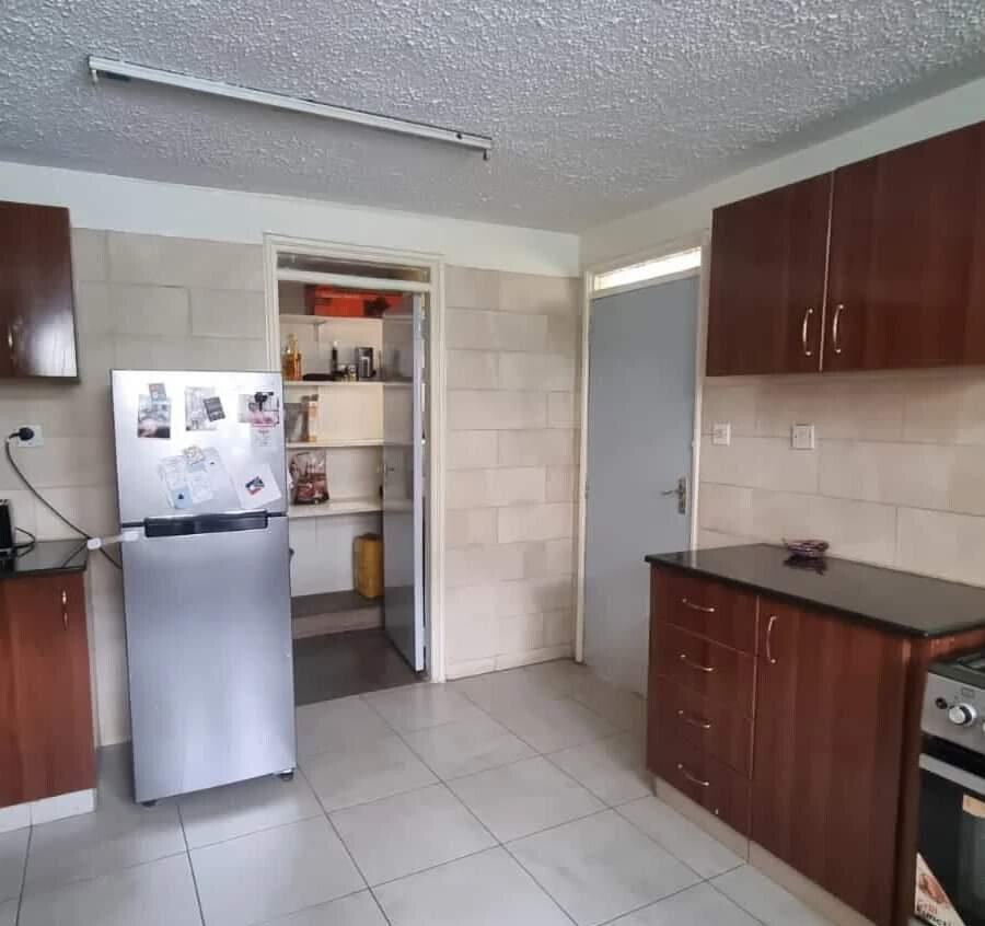 4BR Maisonette with Sunken Living Room & Private Garden - Kilimani