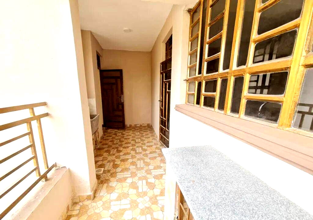3BR Mini Apartment with Rooftop Terrace & DSQ - Thome