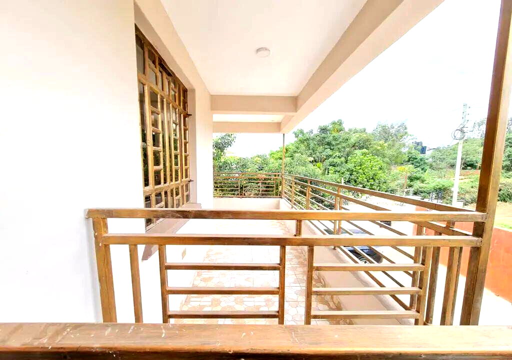 3BR Mini Apartment with Rooftop Terrace & DSQ - Thome