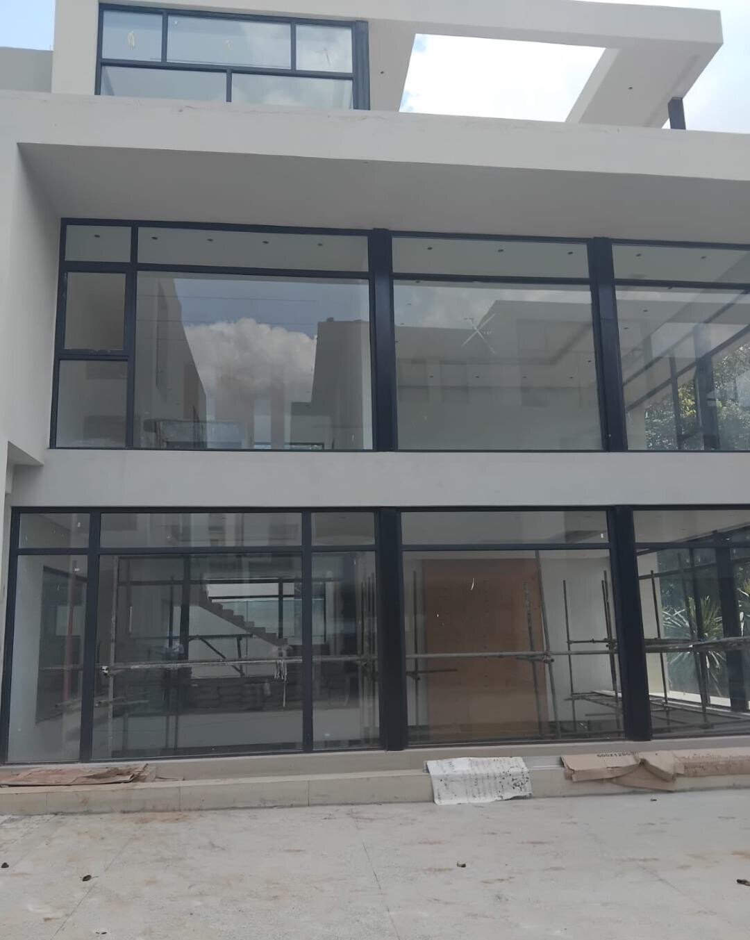6-Bedroom Home with Private Garden & Ample Parking - Lavington