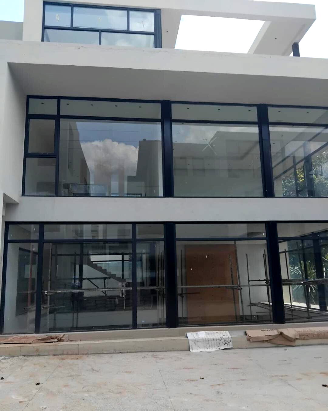 6-Bedroom Home with Private Garden & Ample Parking - Lavington