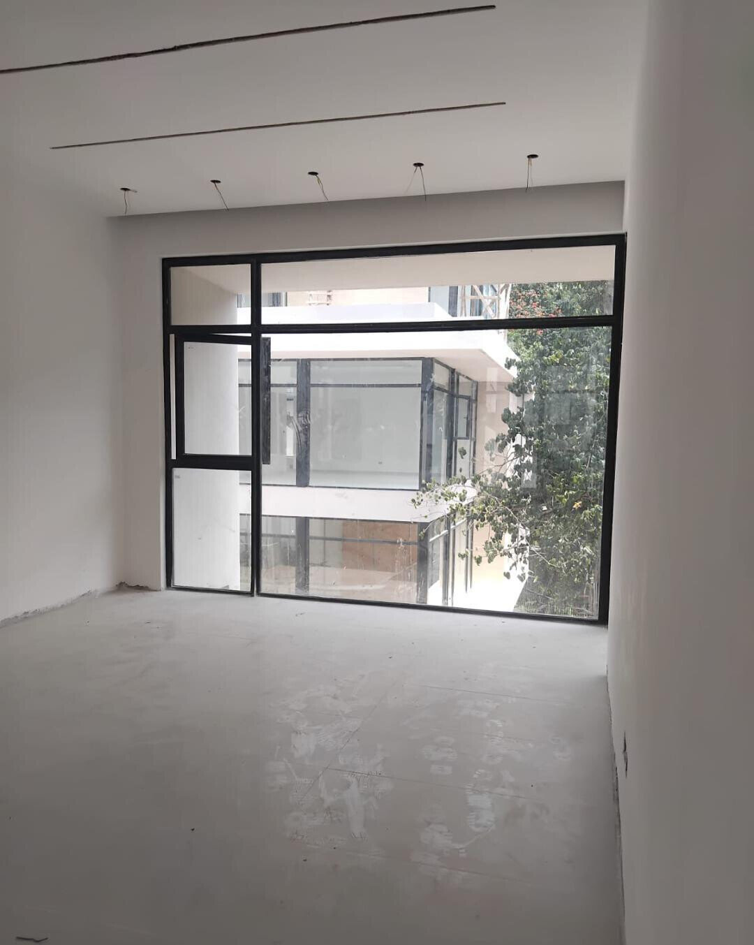 6-Bedroom Home with Private Garden & Ample Parking - Lavington