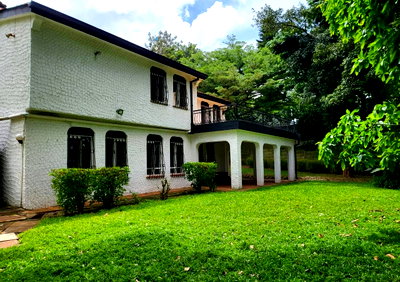 0.17 Acre 4BR Haven with Garden
