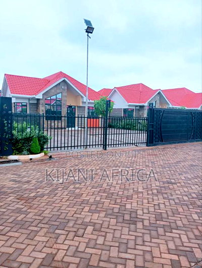 4bdrm Bungalow in Juja for rent - Image 4