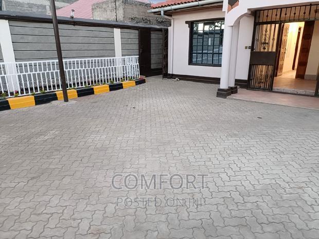 5bdrm Townhouse/Terrace in Milimani, Kitengela for sale