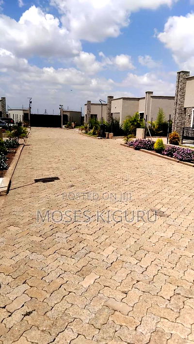 Furnished 3bdrm Bungalow in Kalimoni for sale - Image 11