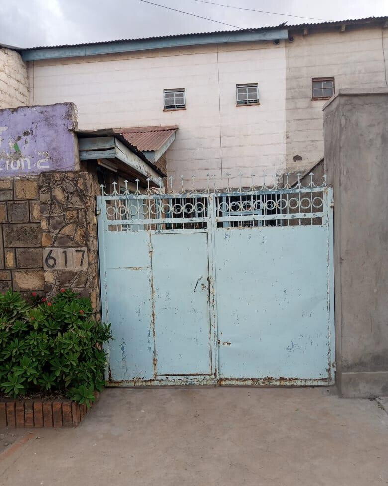 3BR Maisonette with Terrazzo Floors - Komarock