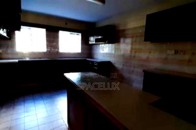 Relaxing Breather Stunning Office Space - Image 6