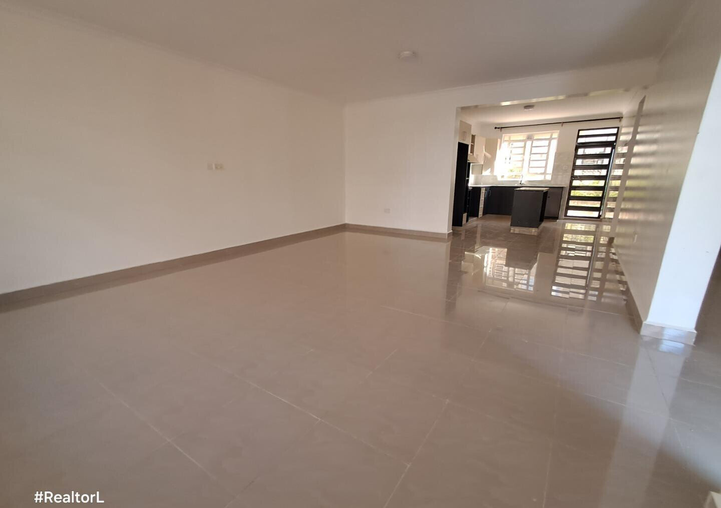 4BR All-Ensuite Townhouse with Rooftop Gazebo & DSQ - Kitengela Yukos