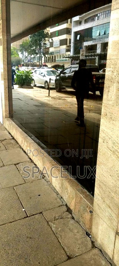 Big Show Room Space - Image 1