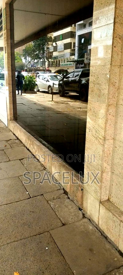 Big Show Room Space - Image 3