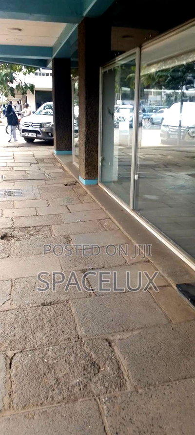 Big Show Room Space - Image 2