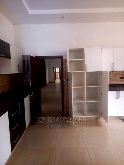 7bdrm Mansion in Karen for Sale - Image 3