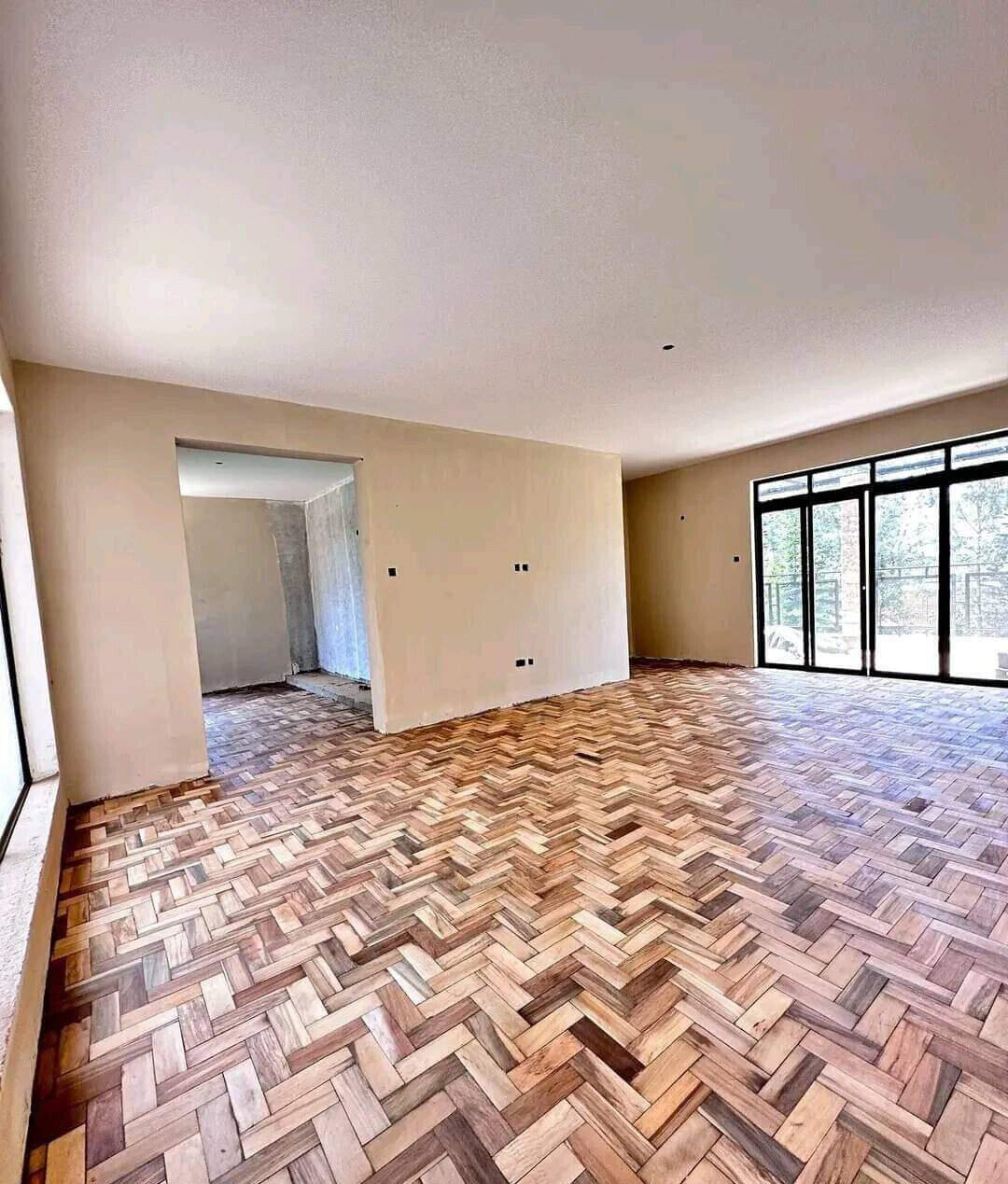4-Ensuite Townhouse on Half-Acre with DSQ – Karen