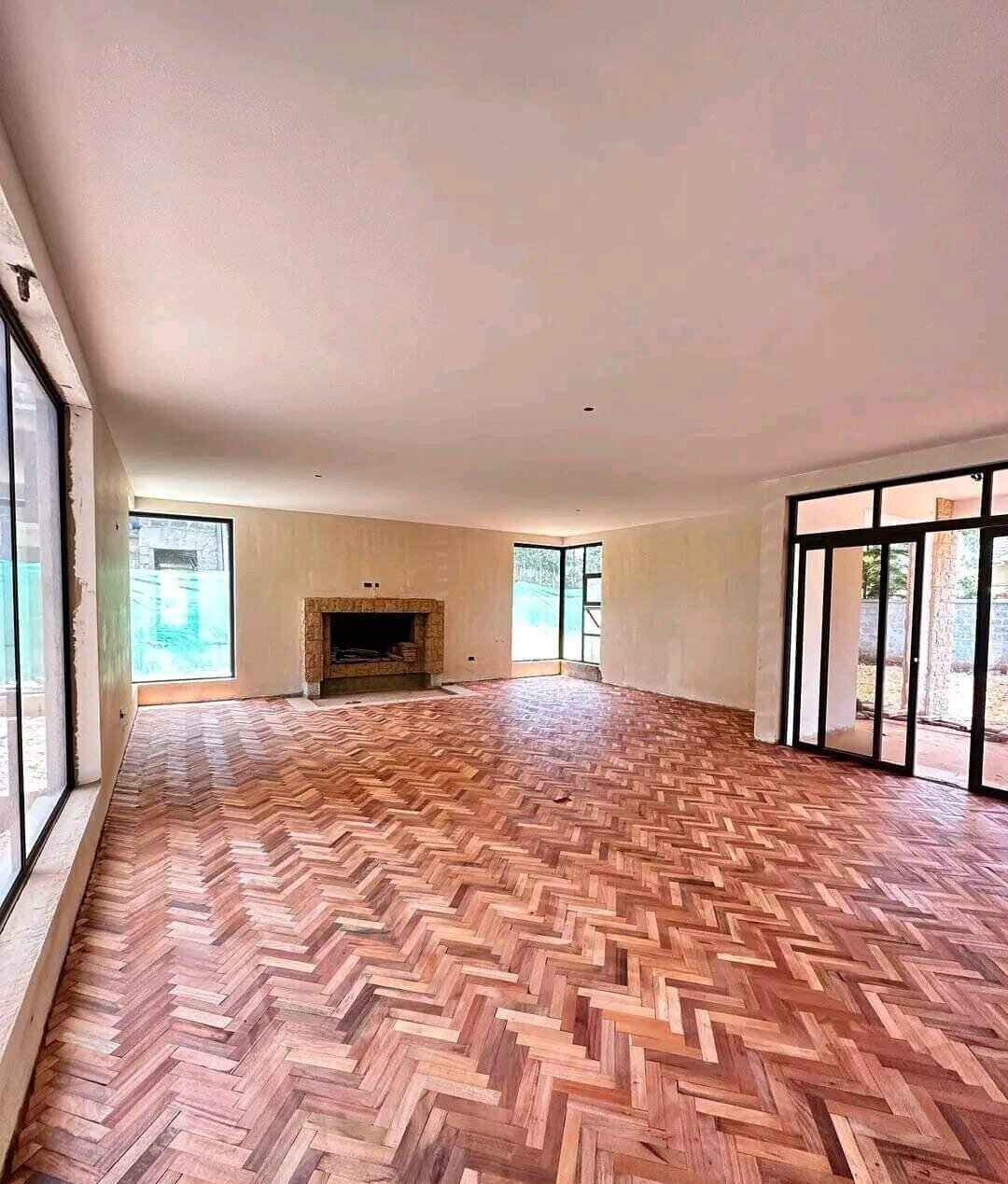 4-Ensuite Townhouse on Half-Acre with DSQ – Karen