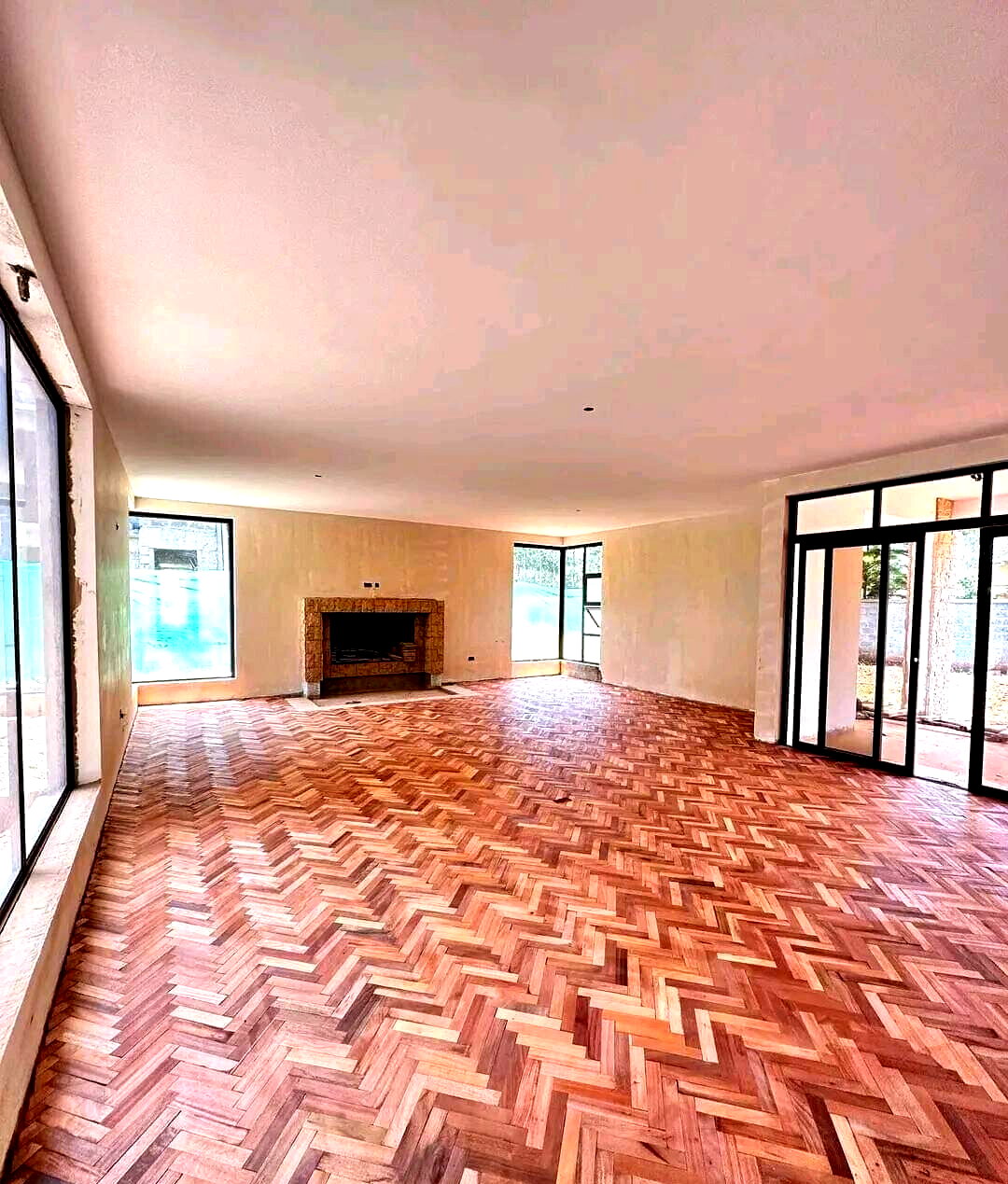 4-Ensuite Townhouse on Half-Acre with DSQ – Karen