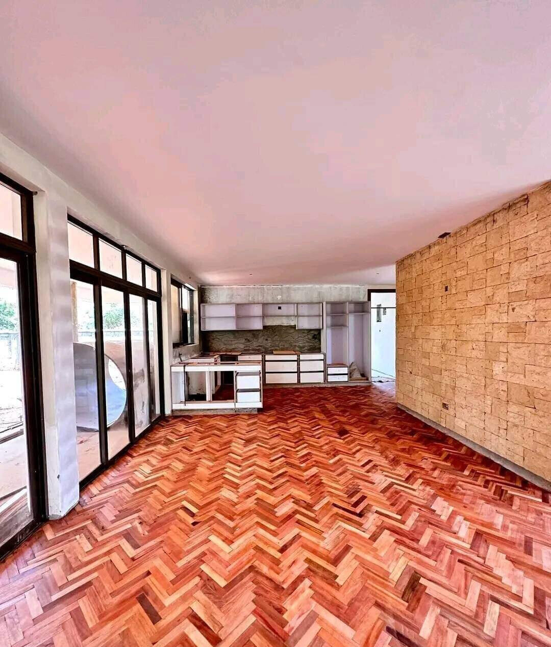 4-Ensuite Townhouse on Half-Acre with DSQ – Karen