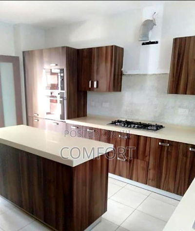 5bdrm Townhouse/Terrace in Lavington Green for sale - Image 2