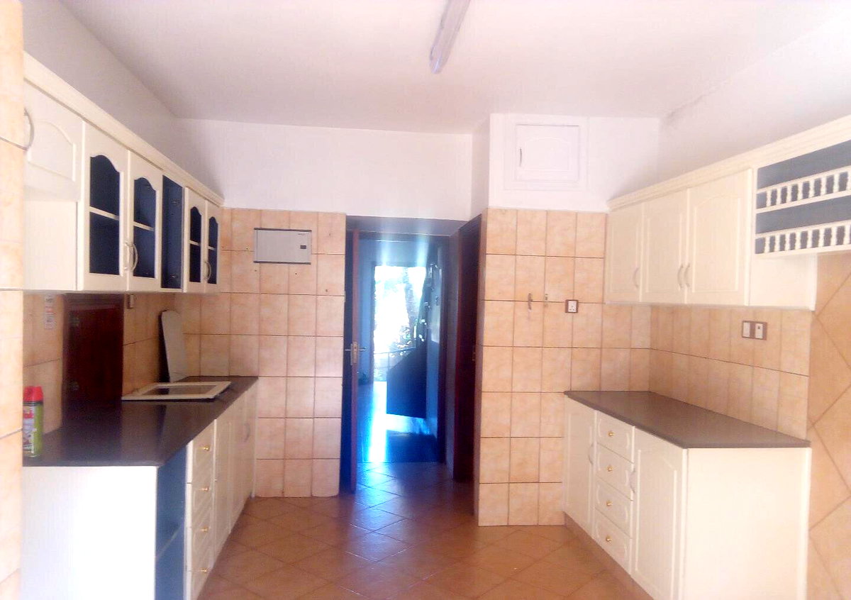 4-Ensuite Townhouse with Generator & Borehole - Lavington