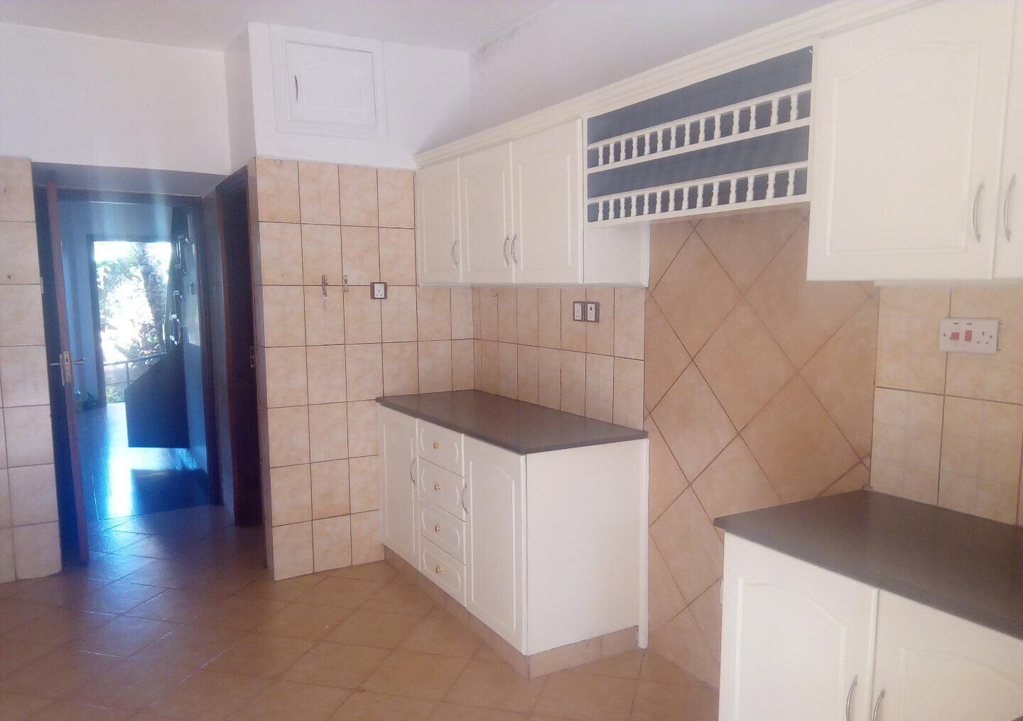 4-Ensuite Townhouse with Generator & Borehole - Lavington