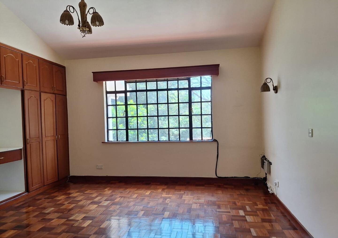 5-Ensuite Townhouse with DSQ & Generator - Lavington