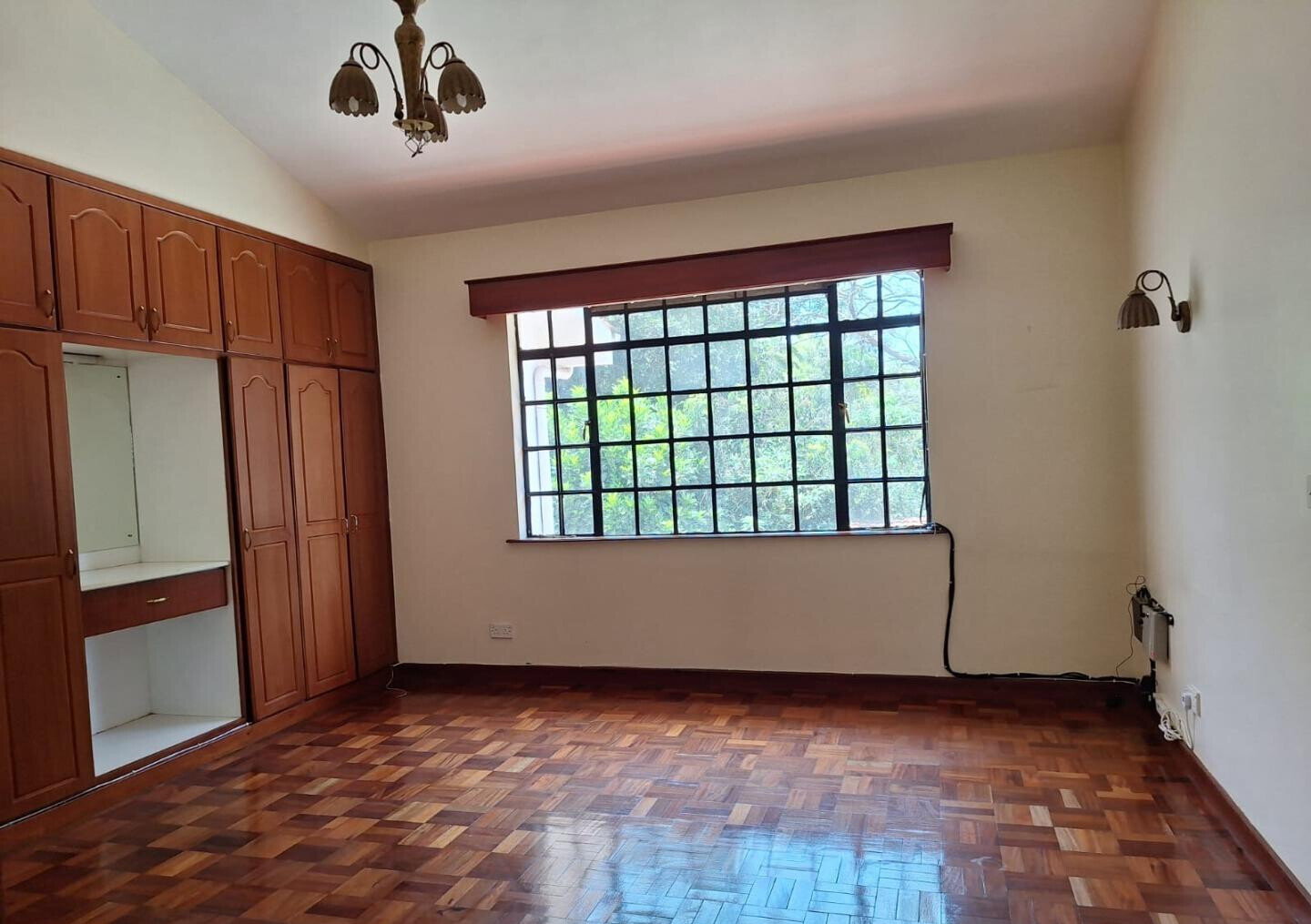 5-Ensuite Townhouse with DSQ & Generator - Lavington