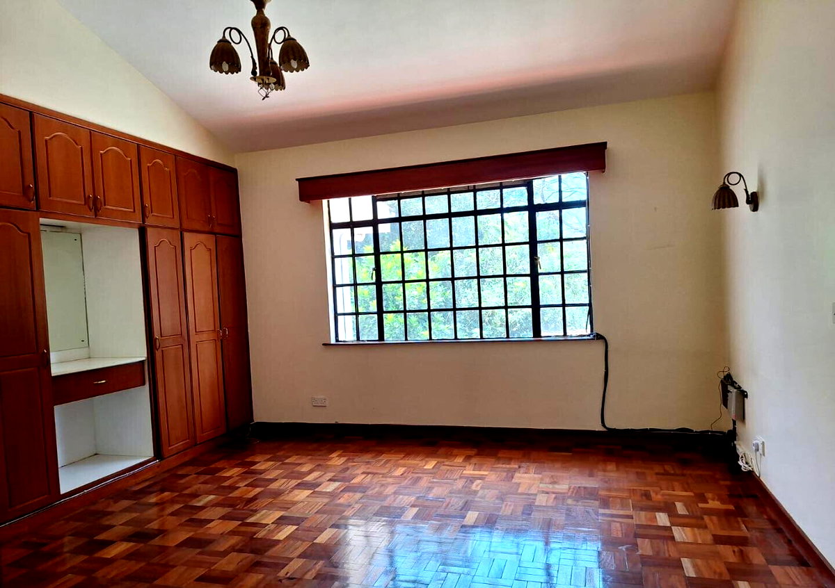 5-Ensuite Townhouse with DSQ & Generator - Lavington
