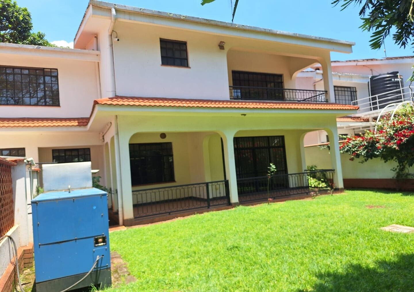 5-Ensuite Townhouse with DSQ & Generator - Lavington