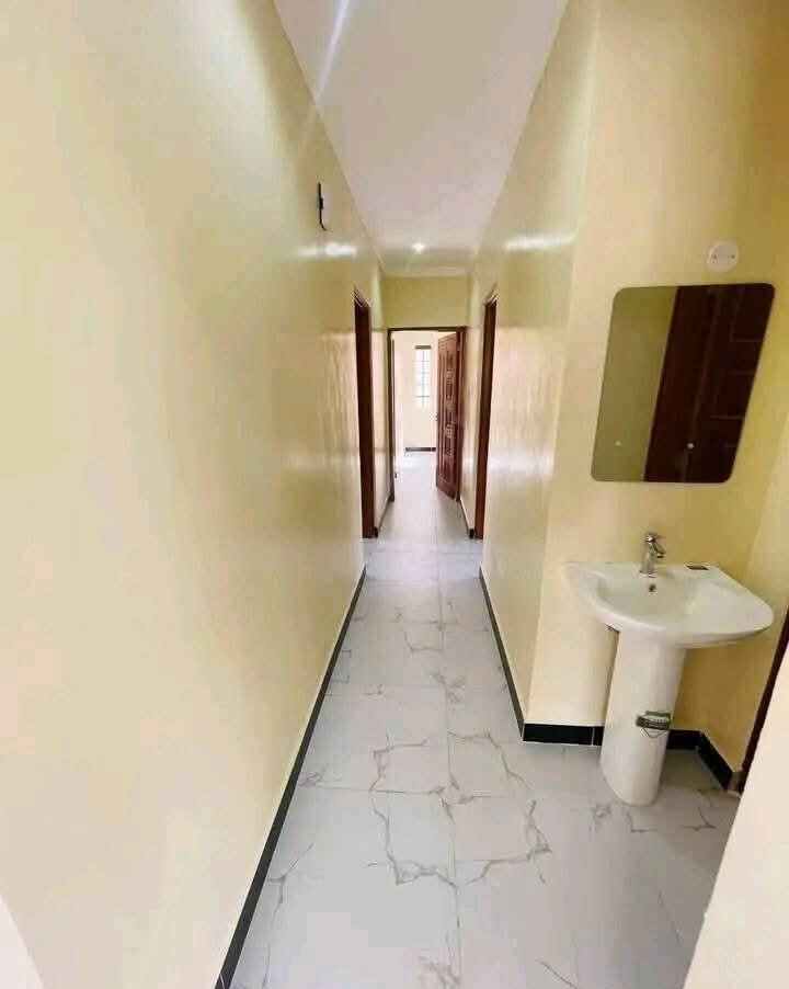 3 En-Suite Townhouse with Freehold Title & Borehole - Syokimau