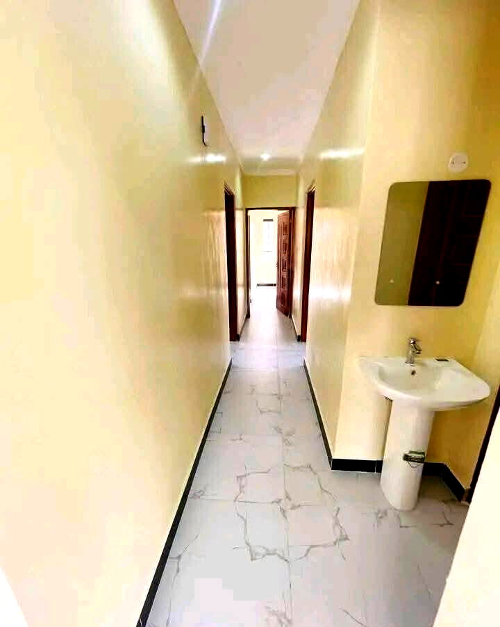3 En-Suite Townhouse with Freehold Title & Borehole - Syokimau