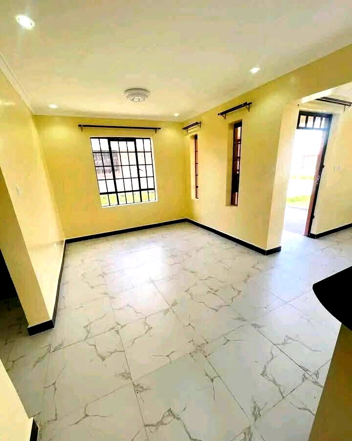 3 En-Suite Townhouse with Freehold Title & Borehole - Syokimau