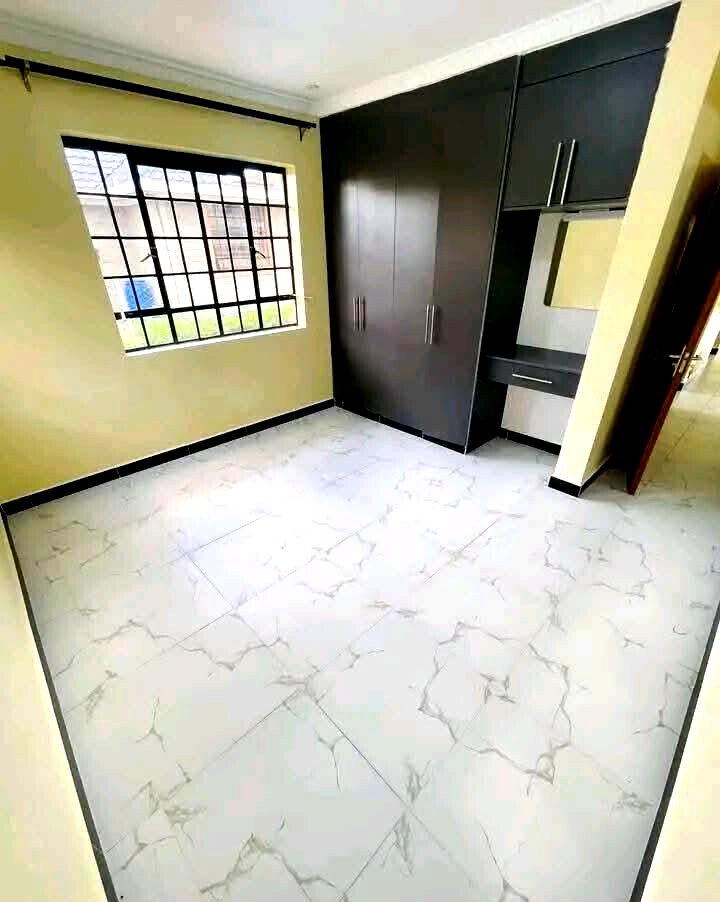 3 En-Suite Townhouse with Freehold Title & Borehole - Syokimau