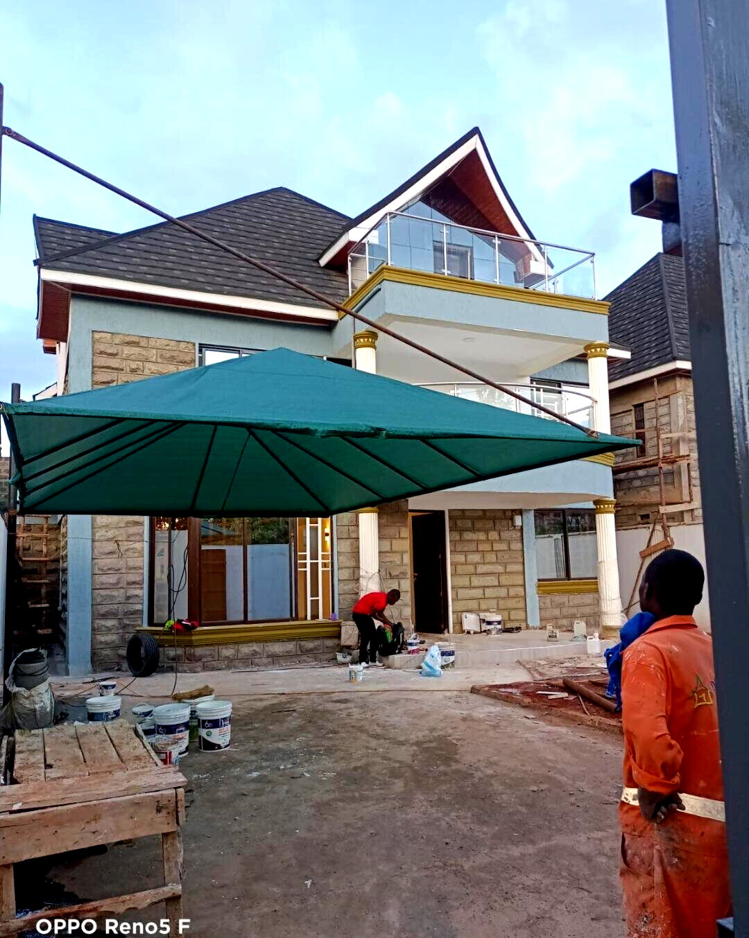 5BR All-Ensuite Townhouse with Office & Gym - Kamakis