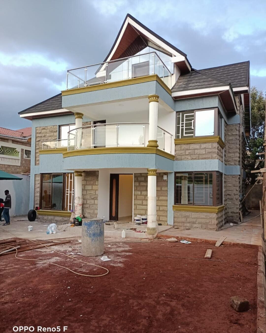 5BR All-Ensuite Townhouse with Office & Gym - Kamakis