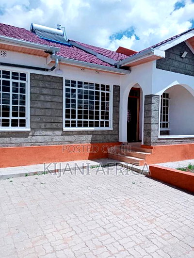3bdrm Bungalow in Malaa for sale - Image 1