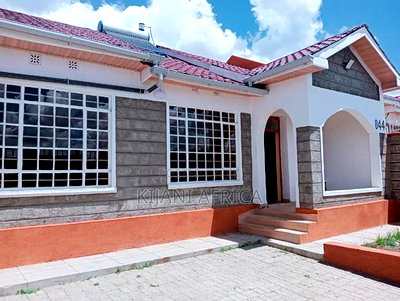 3bdrm Bungalow in Malaa for sale - Image 2